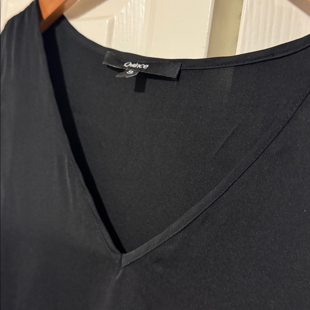 Black quince washable silk stretch top size small - Picture 2 of 4